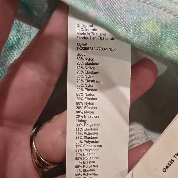 NEW NWT Fabletics Oasis Twist Built-In Bra Tank Cosmic Halo Shine | Size Large - Picture 10 of 10